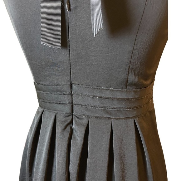 LOFT Black Sleeveless Pleated Cocktail Dress with Bow at Tie - Size 0 - Picture 6 of 9